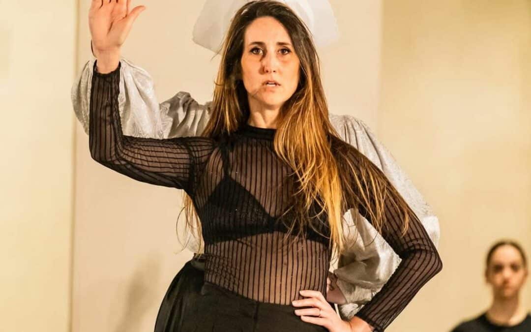 Communiquer de presse – Portrait de notre directrice artistique Julie Fontès-Trameçon